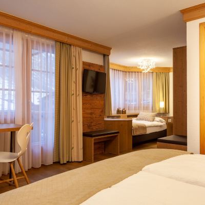 三人間 耶格霍夫酒店優惠