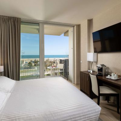 特權房間，帶美麗的露台，正對海景 裏米尼朗格馬雷美居酒店優惠