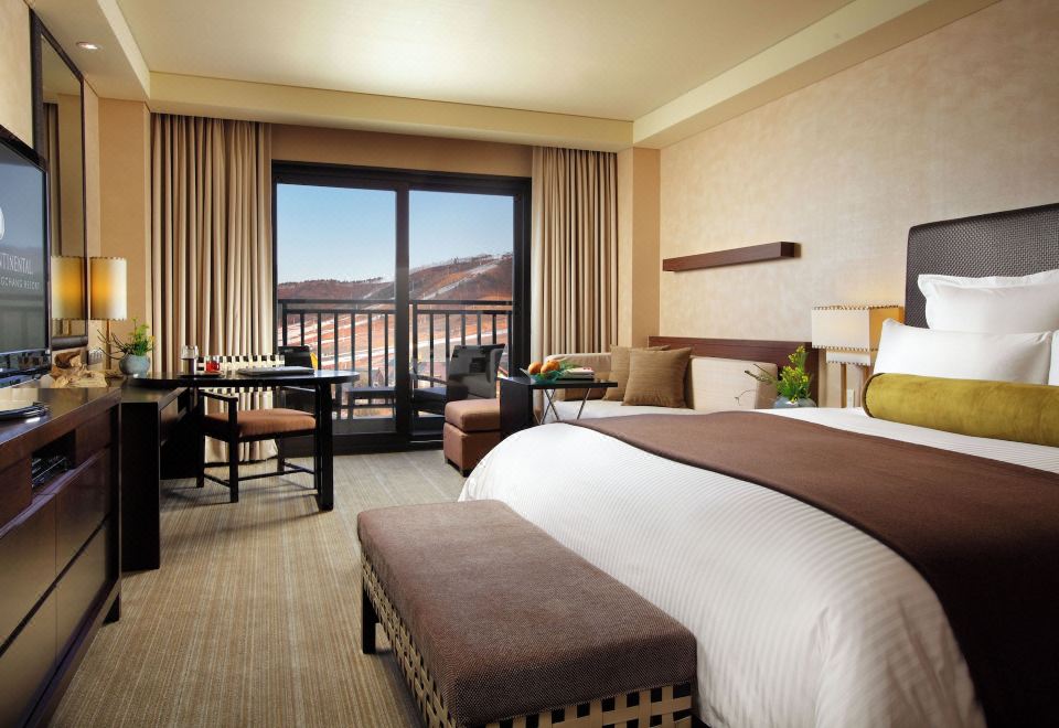 InterContinental Hotels ALPENSIA PYEONGCHANG RESORT by IHGStandard King Room With Lake View