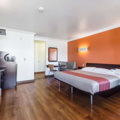 Standard King Room-Accessible/Non-Smoking Motel 6-San Jose, CA - Convention Center Promo Code