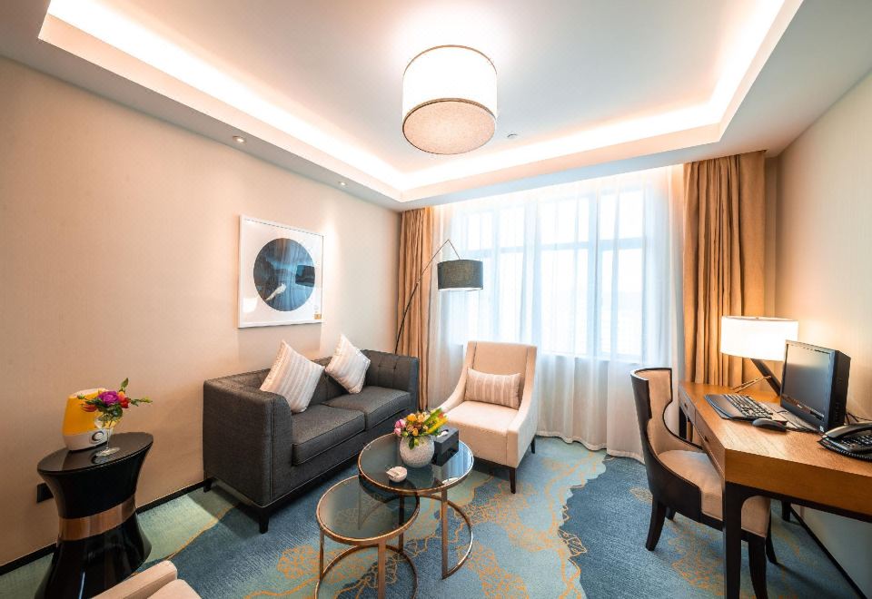 景观套房「直瞰城市地标+一室一厅奢阔空间+私享浴缸」