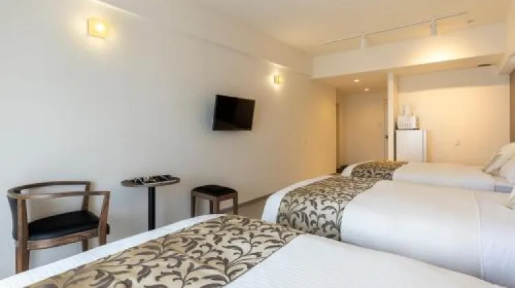 ミスター金城 ストレイ キャッツ 部屋