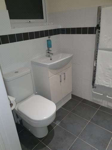 The Harp Freehouse and Guesthouse Twin Room