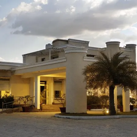 TreeHouse Sunrise Resort & Caravan Park Neemrana