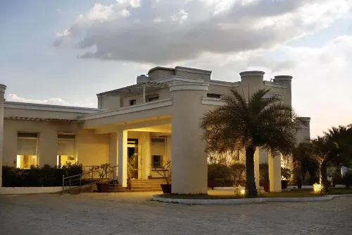 TreeHouse Sunrise Resort & Caravan Park Neemrana