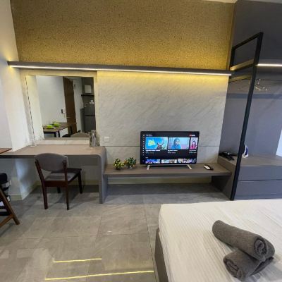 Bilik Deluxe Double dengan Balkoni Kupon Imperio Residence by LetsStay