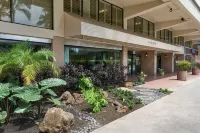 Aqua Palms Waikiki