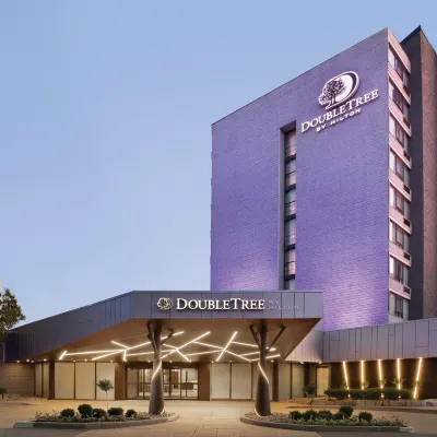 DoubleTree by Hilton Hotel Toronto Airport West Hotels near Burnhamthorpe Community Centre