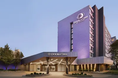 DoubleTree by Hilton Hotel Toronto Airport West Hotels in 