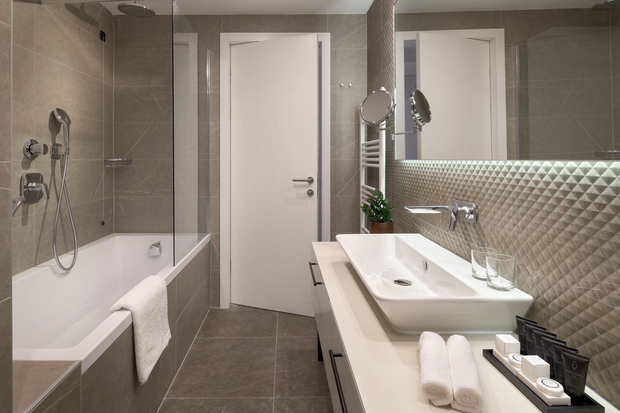 Amphora Hotel海景豪华双人床或双床房（双人床或双床）