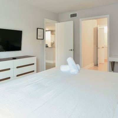 One Bedroom Designer Deluxe Artrageous on The River by RocketStay Promo Code