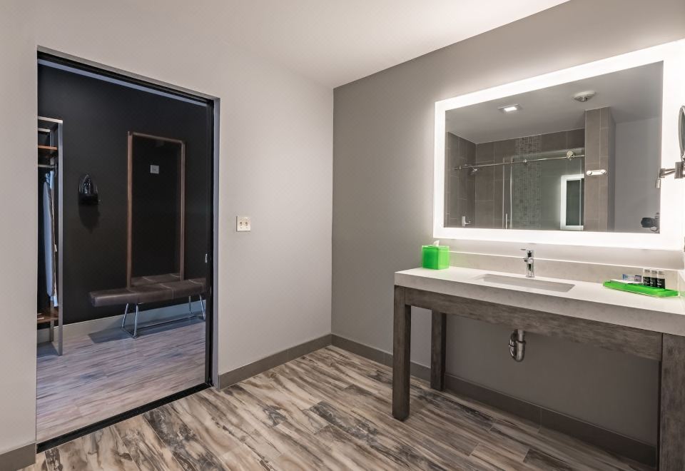 Lexen Hotel - North Hollywood Near Universal StudiosNoho Suite With Terrace, 1 King Bed