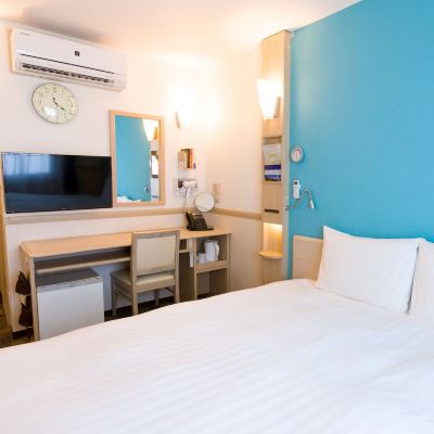 雙人房， 1 張特大床， 無煙房 東橫INN 琵琶湖線南草津站西口優惠