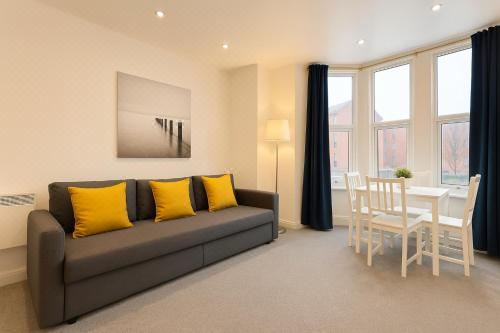 Stylish Modern Apartment for up to 4 Nr CityCentreApartment-Ground Floor