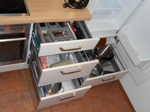 带阳台的两卧室公寓