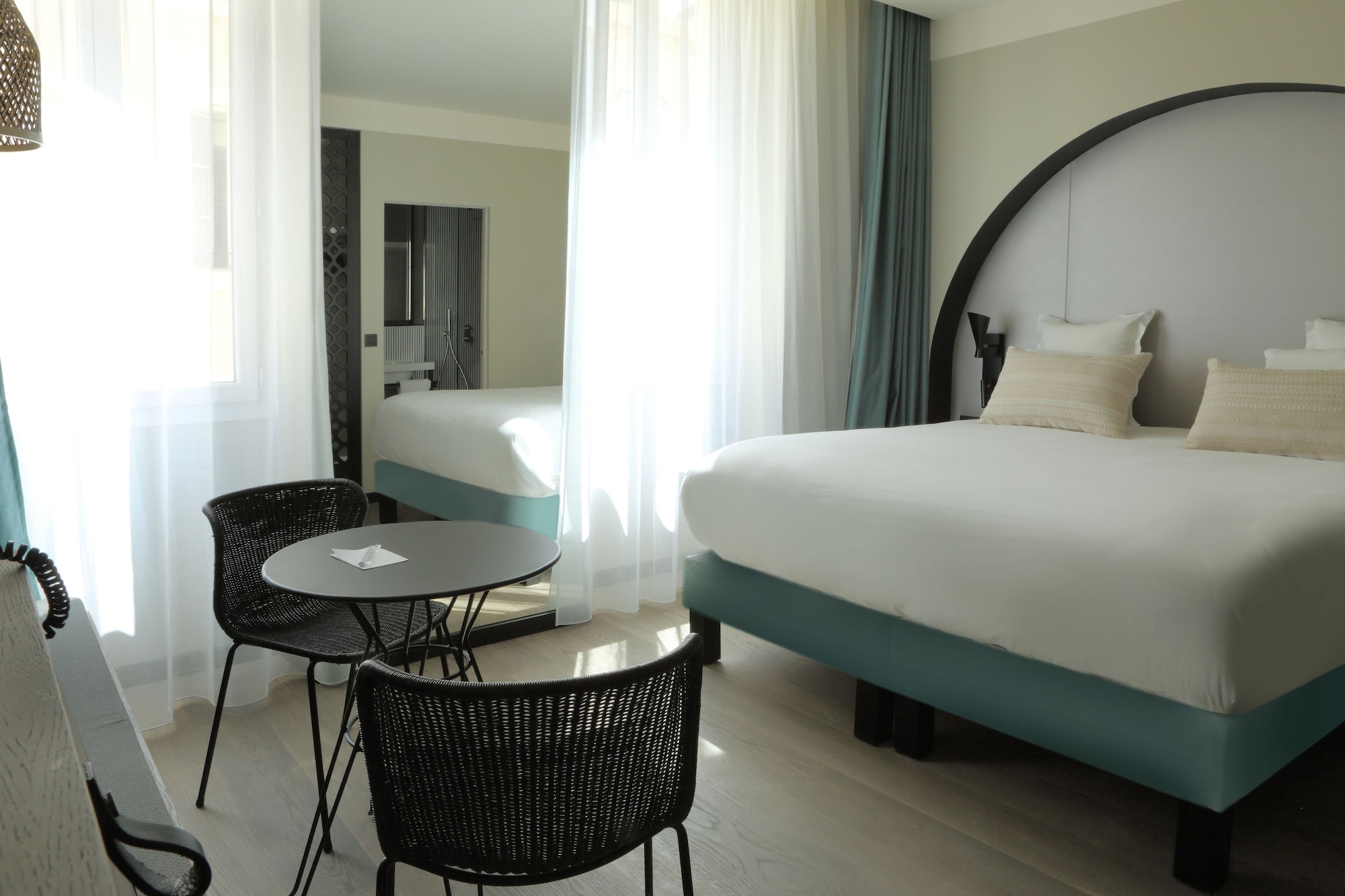 大床，无烟，豪华房，露台，应要求提供双床