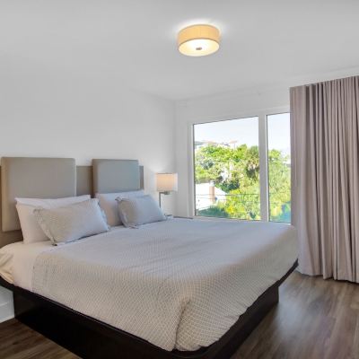 Deluxe Three-Bedroom Suite The Avalon Club Promo Code