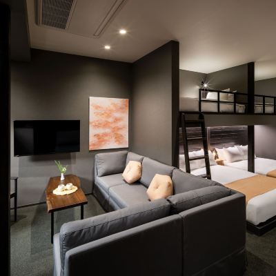 デラックスルーム(ご利用人数4名)(複数ベッド)(専用バスルーム)(禁煙) THE MACHIYA HOTEL TAKAYAMA クーポン