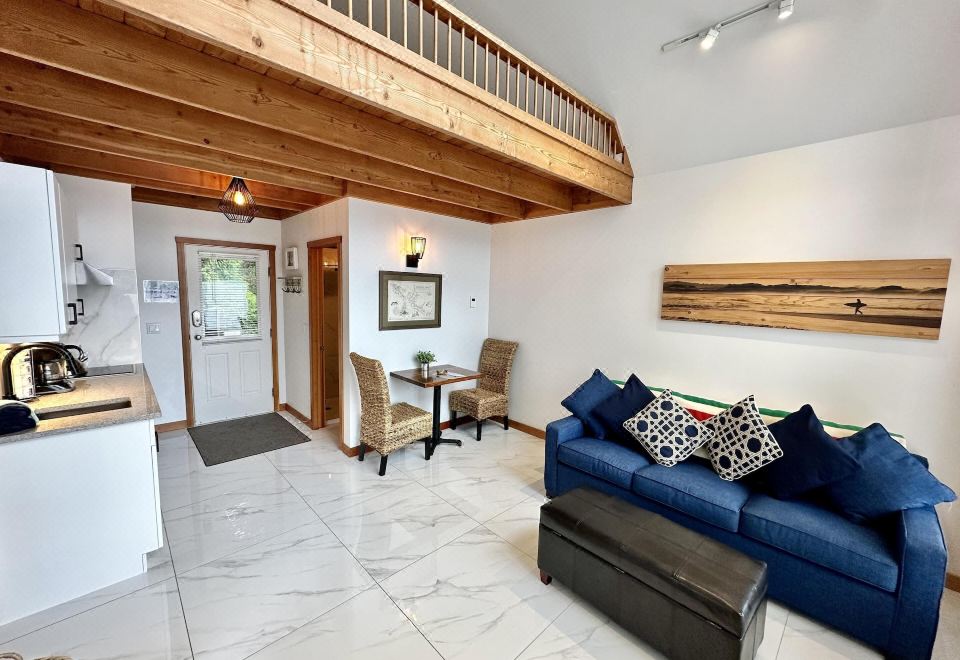 Private Oceanfront Cabin with Hot Tub - Doc Holiday CabinHouse (Hot Tub&Waterfront/Doc Holiday Ca)