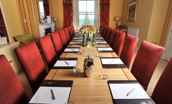 The White Lion Hotel - Housity