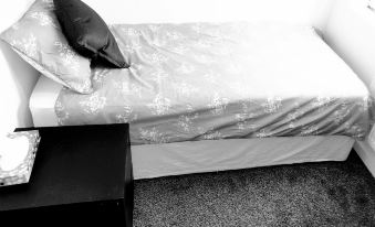 Homestay in Walsall - Housity