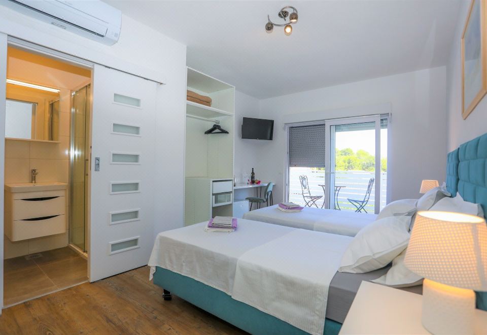 豪华双床或双人海景房