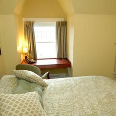 Standard Double Room, Ensuite (Queen Elizabeth) Clocktower Inn Promo Code