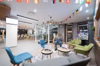 Holiday Inn Calais - Centre Car Ferry by IHG