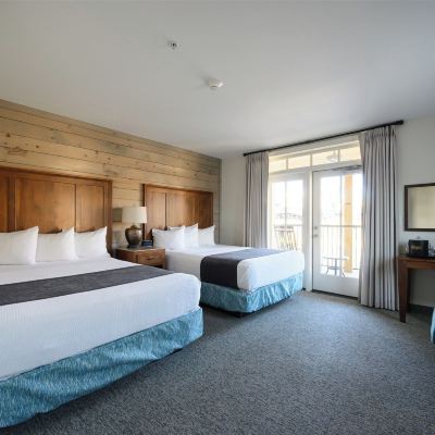 Comfort Room, 2 Queen Beds The Smith House Promo Code