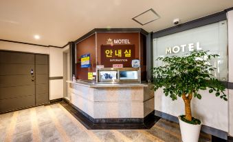 Yeongju Hwangje Motel