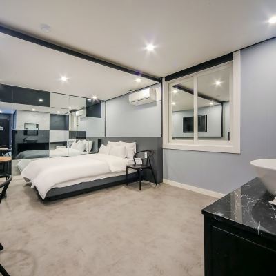 Special Room (Enjoy Relax In A Spacious Special Room With Free Ott View) 호텔 제타 쿠폰