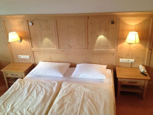 带阳台的小型套房