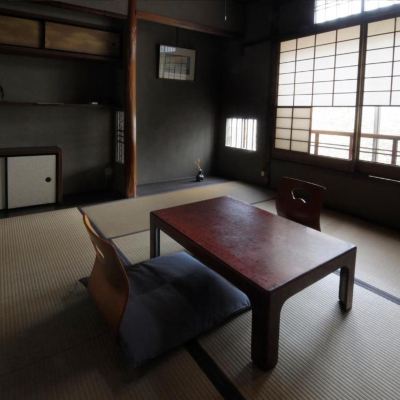 Standard Japanese Room-Yui