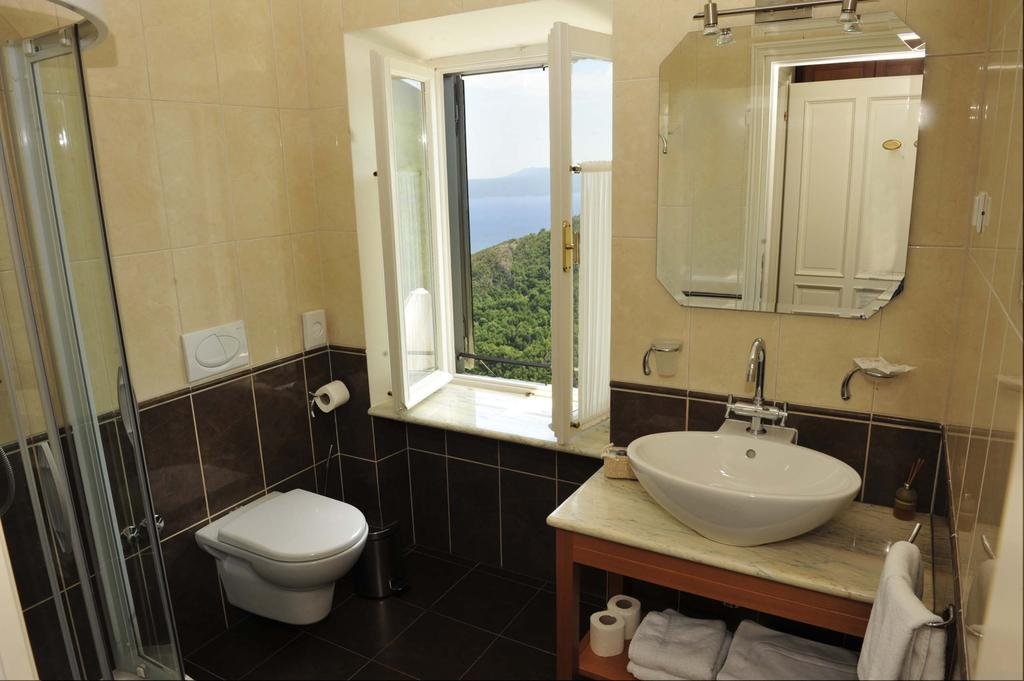 带海景的双人房