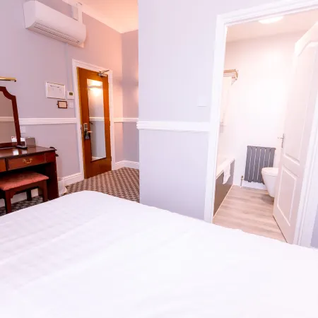 San Clu Hotel, Bar & Brasserie Отели в г. Рамсгит