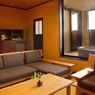 新翼行政西式房，帶陽台 湯宿一番地優惠