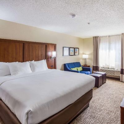 King Room - Accessible - Non-Smoking Comfort Inn Promo Code