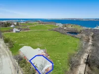 Attached Apartment Near It All. Organic Farmstead. Stunning Views. Pet-friendly. Hotels in Block Island
