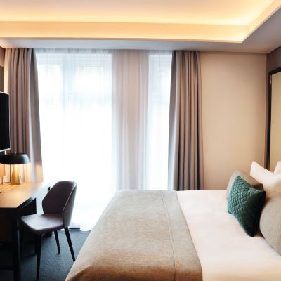 Standard Double Room Hótel Reykjavík Saga Promo Code