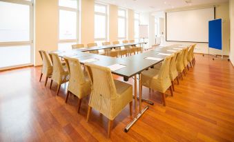 Hotel Neutor Express - Housity