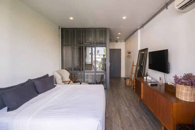 Deluxe Double Room with Bathtub5