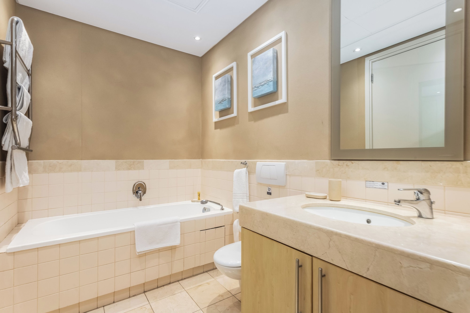 Mountain Marina Luxury Apartments两卧室尊贵间3