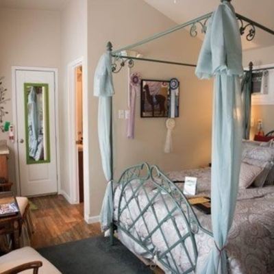 Room (Nancee Gee) Old Irish Inn Promo Code