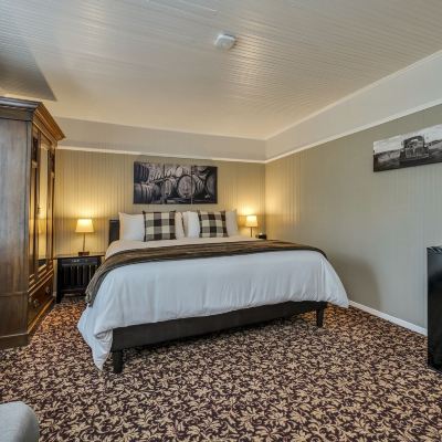 St. Helena, 1 King Bed, Futon Chair Sleeper Calistoga Wine Way Inn Promo Code