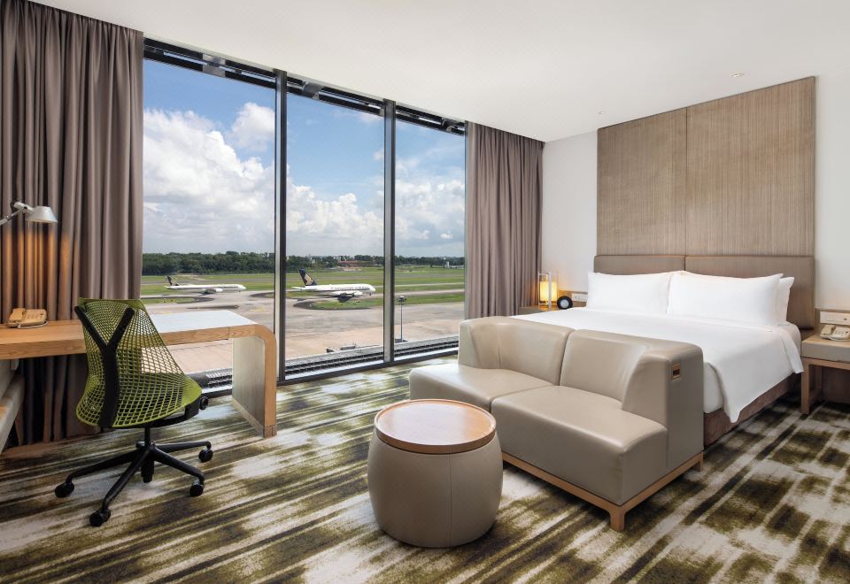 特大床標準房 跑道景觀 高樓層