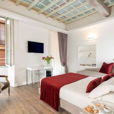 Triple Room Hotel Navona Promo Code