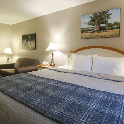 Deluxe King Room with Sofa Bed Blue Gate Garden Inn Promo Code