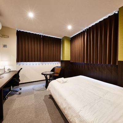 エコノミーダブルルーム【喫煙】 クラウンホテル沖縄アネックス クーポン