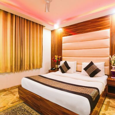 Deluxe Double Room, 1 King Bed Olivia Hotels Promo Code