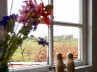 Comfortable and cozy cottage on farm Hotels in Beemster